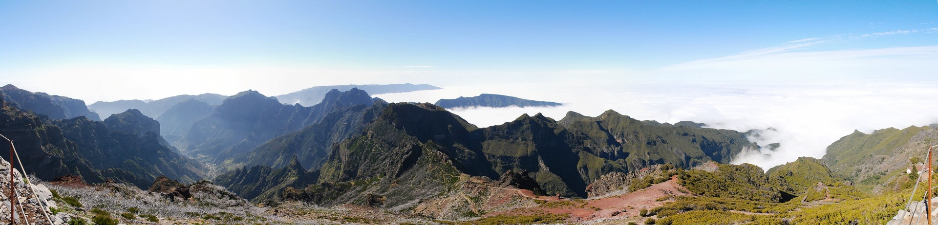 Blick vom Pico Ruivo nach Ponta Delgada