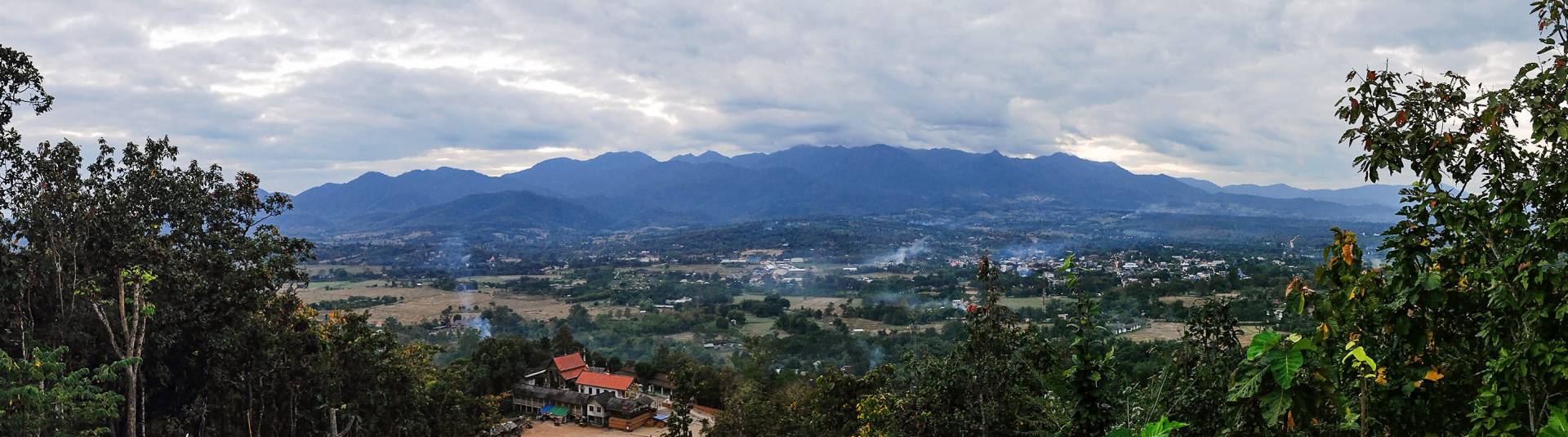 Blick vom Big Buddha Pai ins Tal