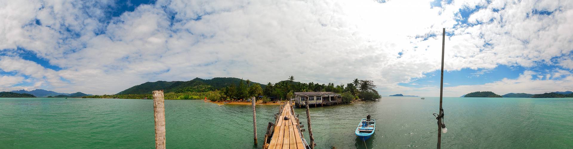 Holzsteg in Baan Jek Bae